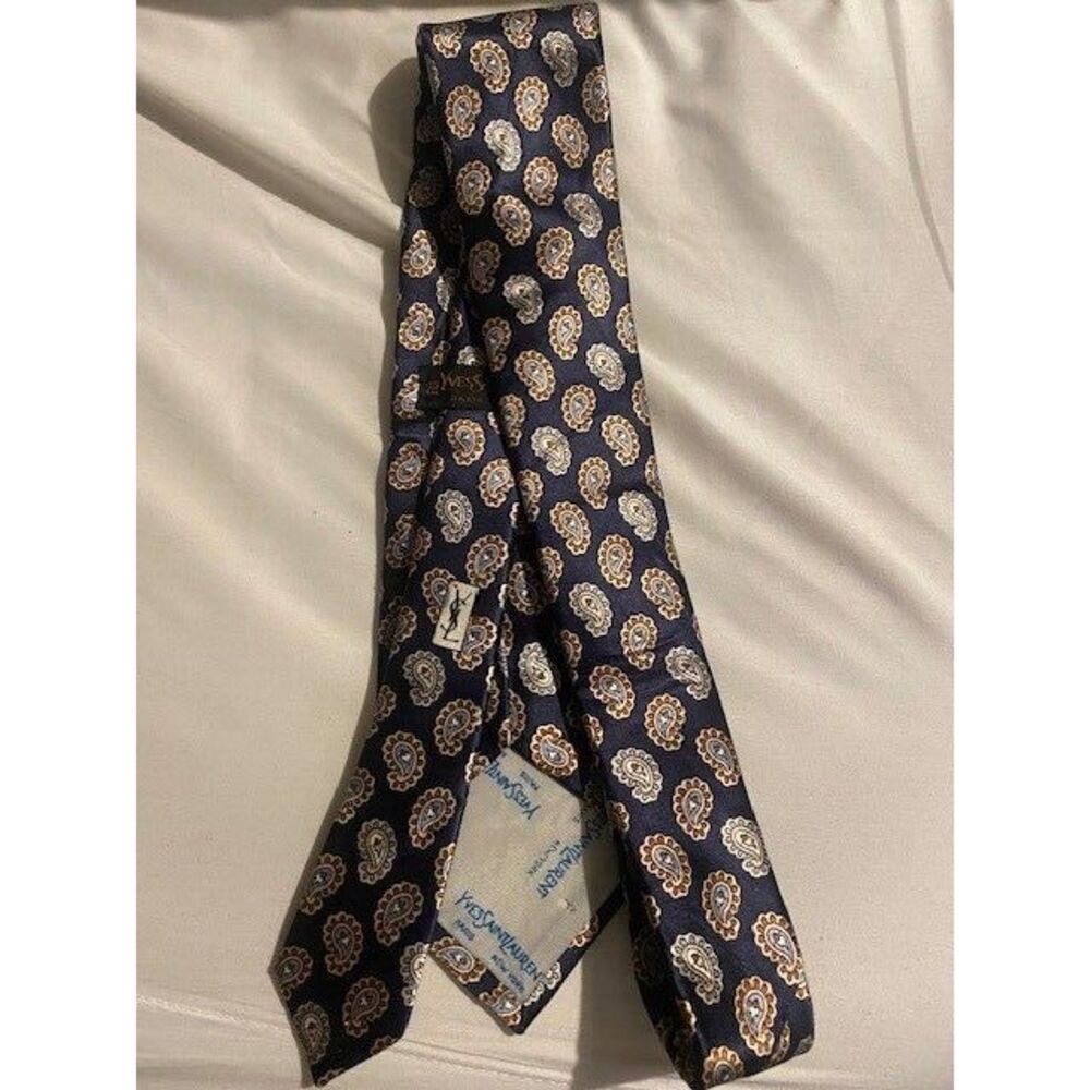 70'S VINTAGE YVES SAINT LAURENT‎ 100% SILK Men's BLUE PAISLEY NeckTie $200 - Picture 9 of 11